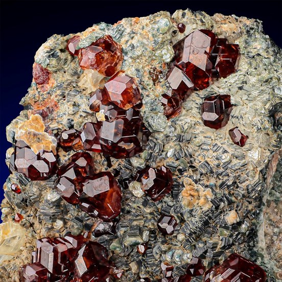 Hessonite-Bellecombe | Châtillon | Aosta Valley | Italy